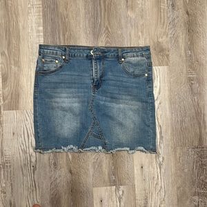 Stretchy high rise denim skirt. Great for country events:)